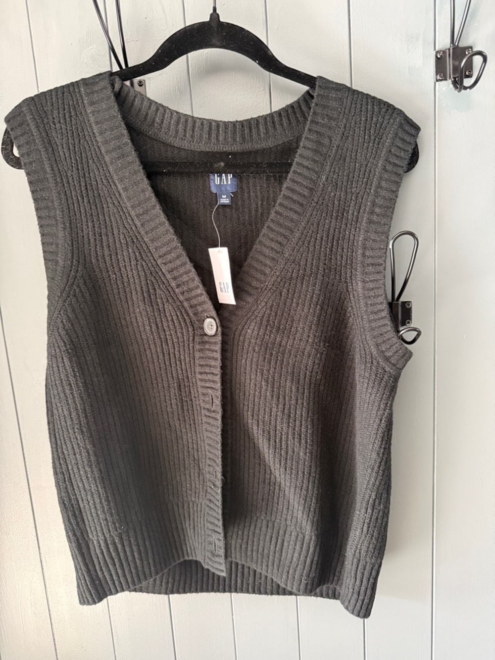GAP Ribbed Sleeveless Cardigan Vest - Black